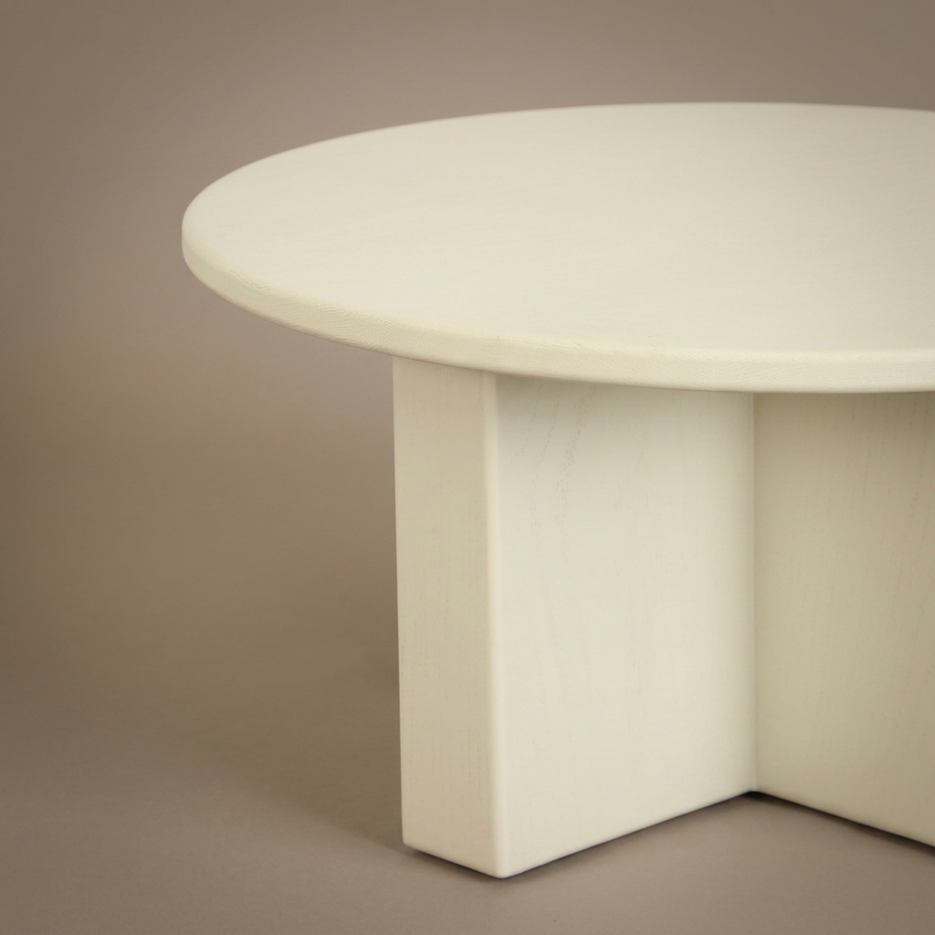 Mesa Lateral Windu de Charo Decoraciones